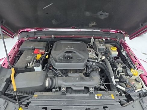 Used 2022 Jeep Wrangler Unlimited Sahara w/ Cold Weather Group image 9