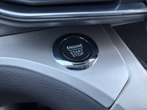 Used 2022 Ford Explorer XLT w/ Equipment Group 202A image 23