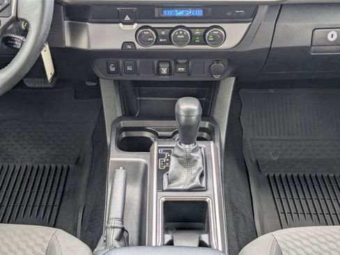 Used 2022 Toyota Tacoma SR5 w/ Technology Package RWD image 21