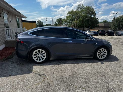 Used 2020 Tesla Model X AWD/4WD image 3