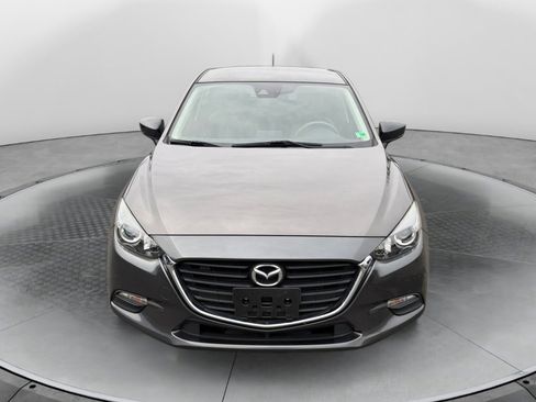 Used 2018 MAZDA MAZDA3 Touring image 2