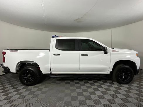 Used 2020 Chevrolet Silverado 1500 Custom Trail Boss w/ Custom Convenience Package AWD/4WD image 2
