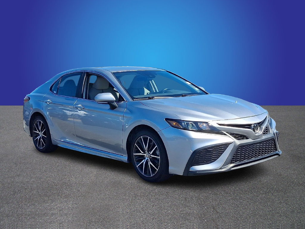 Used 2024 Toyota Camry SE FWD image 3