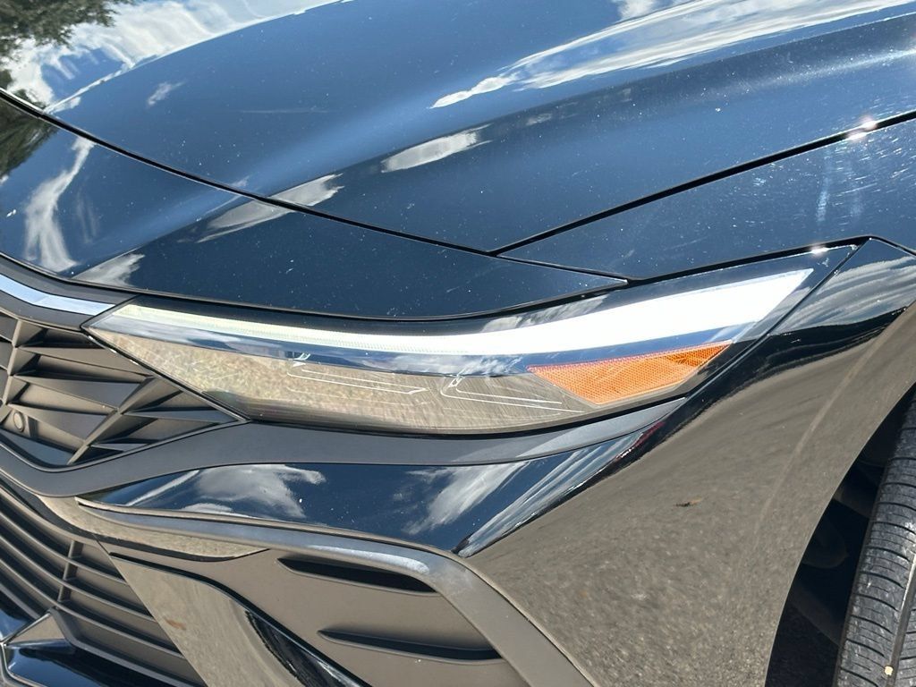 Used 2025 Hyundai Elantra SEL FWD image 26