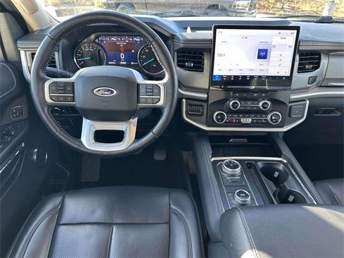 Used 2024 Ford Expedition Max XLT image 8