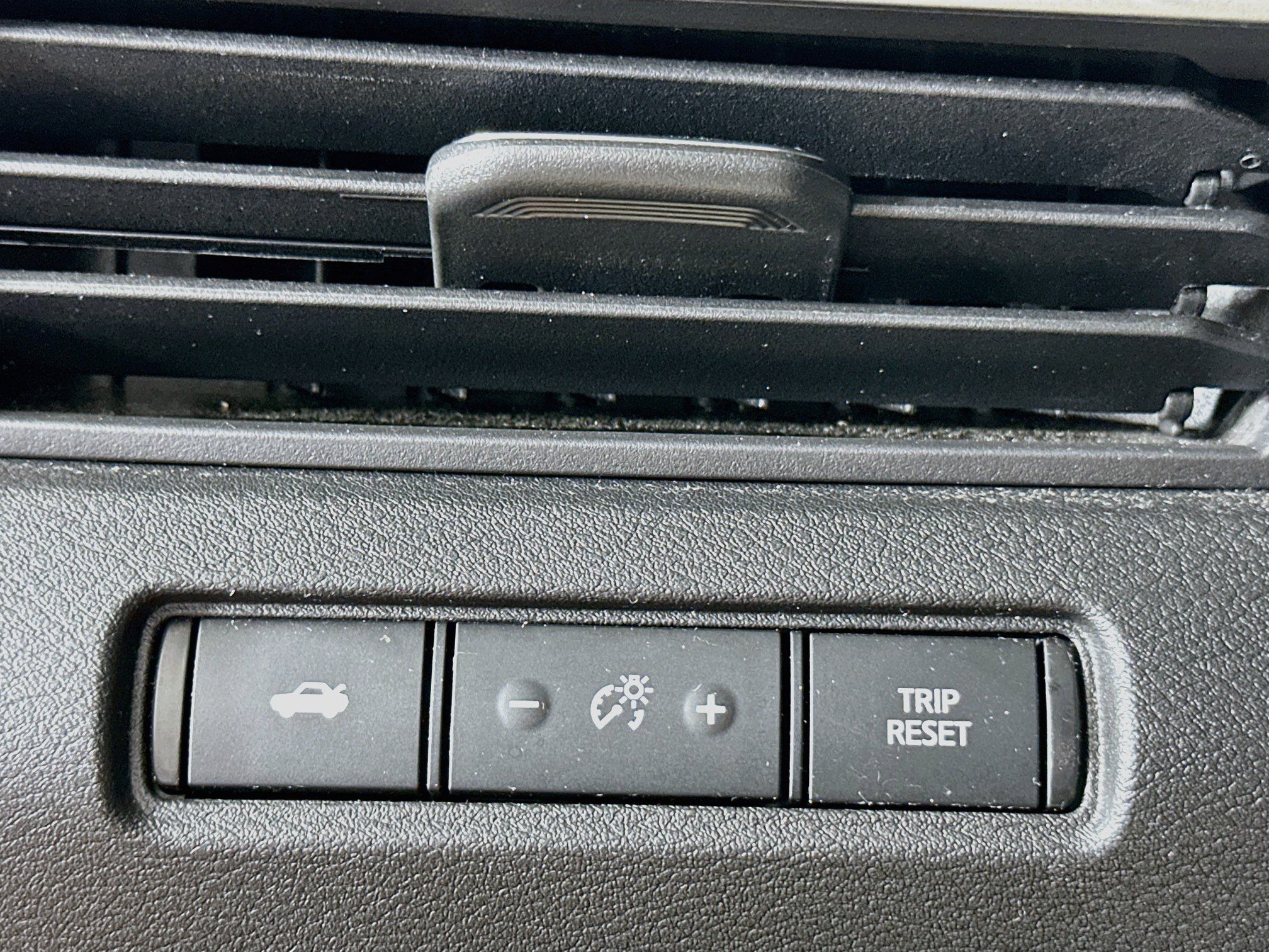 Used 2023 Nissan Altima 2.5 SV AWD/4WD image 17