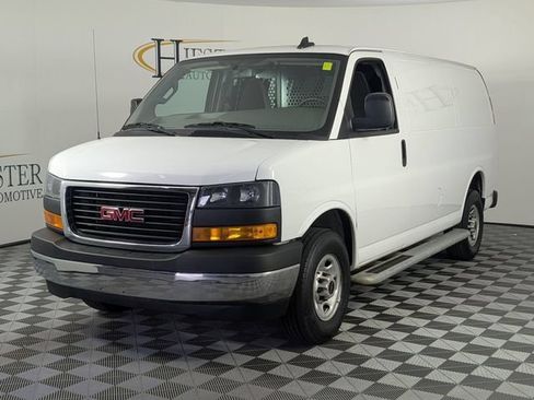 Used 2024 GMC Savana 2500 w/ Driver Convenience Package RWD image 4