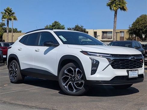 New 2026 Chevrolet Trax RS w/ Sunroof Package image 2