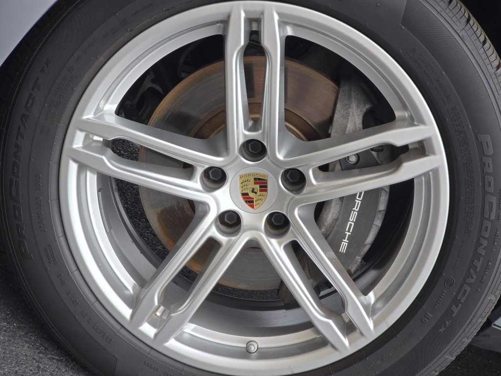 Certified 2024 Porsche Macan AWD/4WD image 15