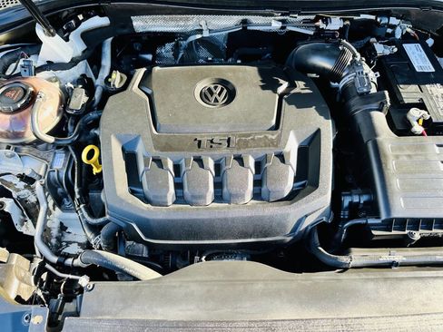 Used 2019 Volkswagen Tiguan S image 29