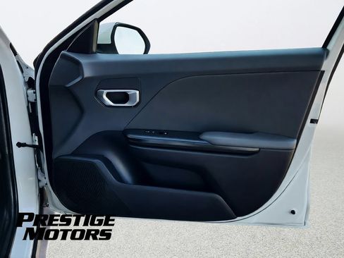 Used 2025 Kia K4 FWD image 33