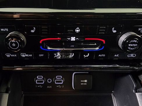 New 2025 Jeep Grand Cherokee Laredo w/ Luxury Tech Group I image 22