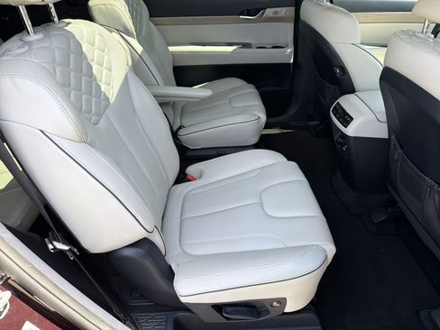 Used 2021 Hyundai Palisade Limited FWD image 17