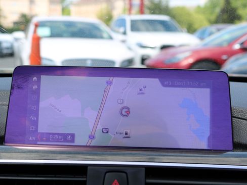 Used 2020 BMW M4 Convertible w/ Executive Package image 31