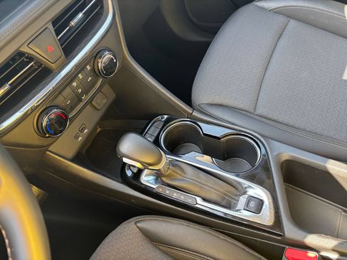 Used 2025 Buick Encore GX Preferred FWD image 39