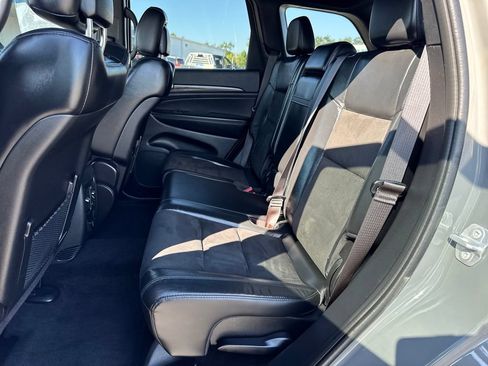 Used 2022 Jeep Grand Cherokee Laredo X AWD/4WD image 11