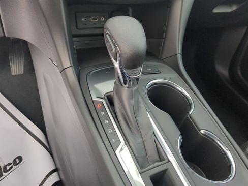 Used 2022 Chevrolet Equinox LT image 16