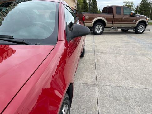 Used 2006 Pontiac G6 GT FWD image 3