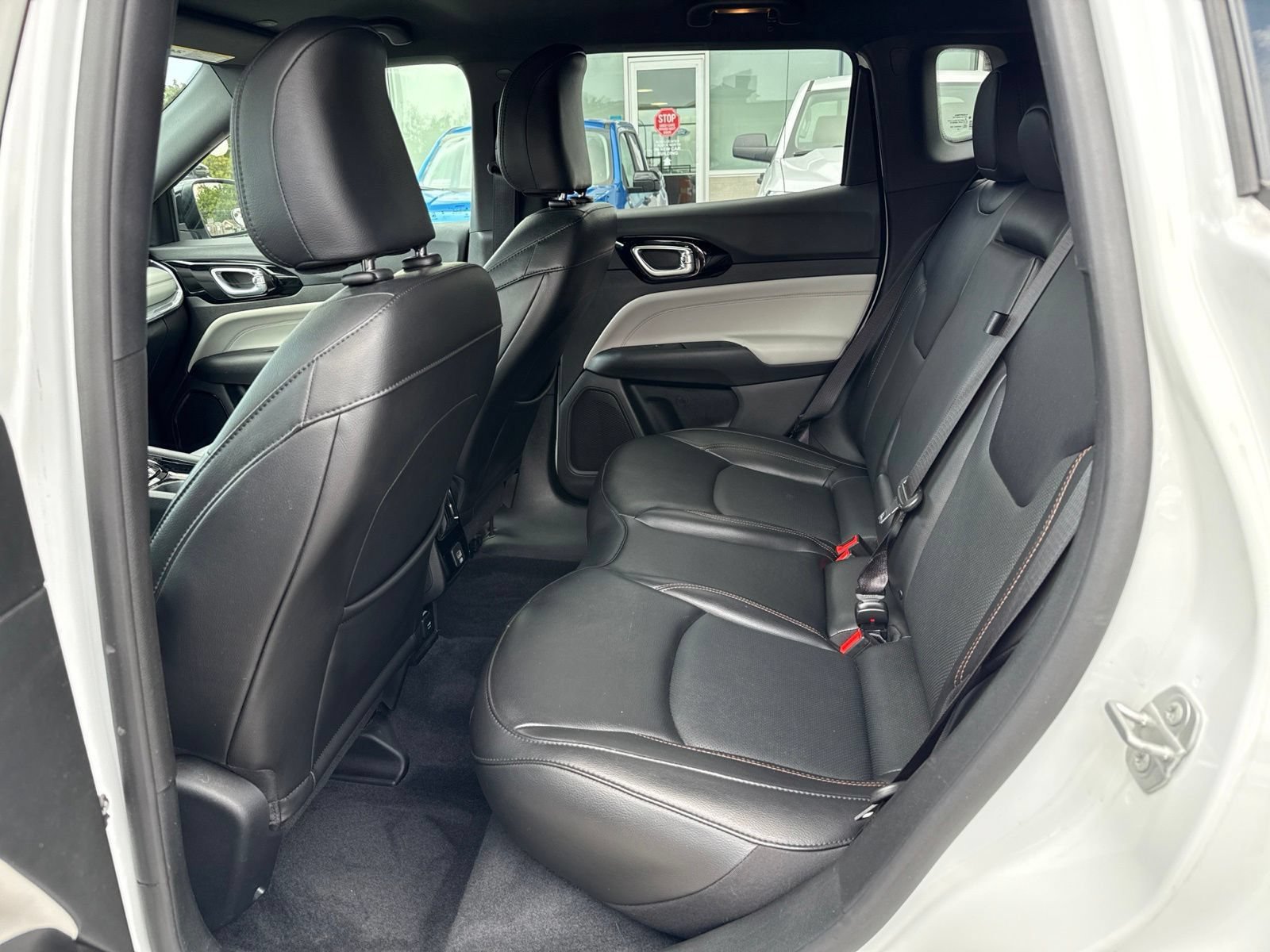 Used 2023 Jeep Compass Limited AWD/4WD image 15
