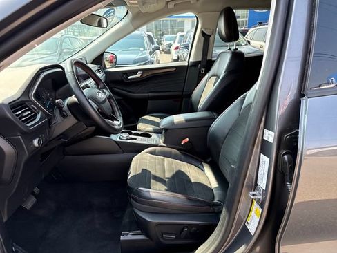 Used 2022 Ford Escape SEL w/ SEL Stealth AWD Package image 16