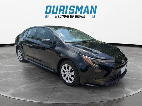 Used 2024 Toyota Corolla LE FWD image 1