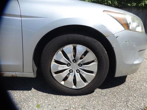 Used 2010 Honda Accord LX image 16