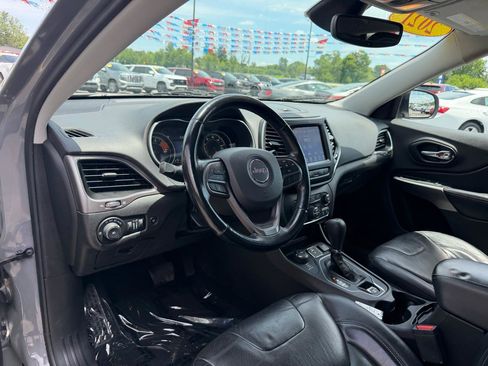Used 2021 Jeep Cherokee Latitude Lux w/ Comfort/Convenience Group AWD/4WD image 13