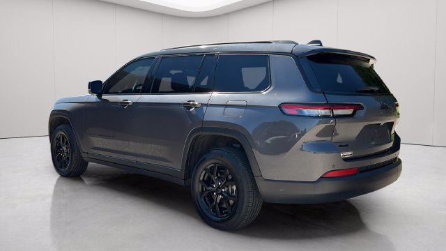 Used 2024 Jeep Grand Cherokee L Altitude AWD/4WD image 8