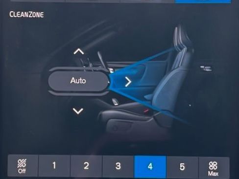 Used 2023 Volvo XC40 B5 Core w/ Convenience Package image 25