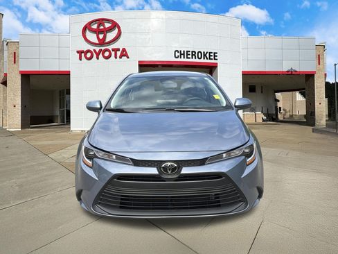Used 2026 Toyota Corolla LE FWD image 2