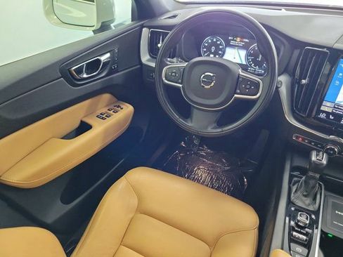 Used 2018 Volvo XC60 T6 Momentum w/ Convenience Package AWD/4WD image 15
