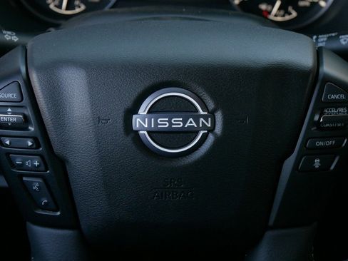 Used 2024 Nissan Frontier SL w/ Technology Package image 14