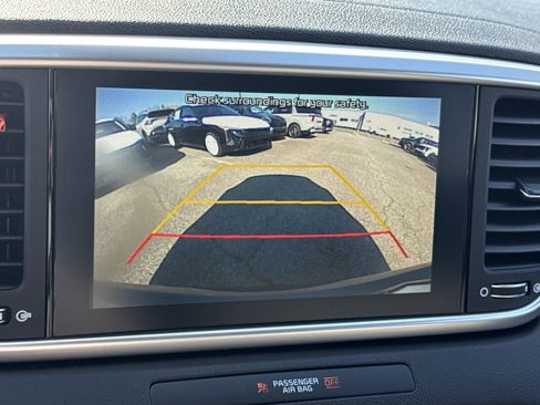 Certified 2022 Kia Sportage LX image 32