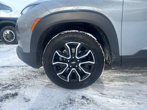 Used 2023 Chevrolet TrailBlazer ACTIV w/ Sun and Liftgate Package image 5