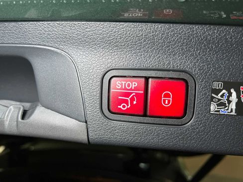 New 2026 Mercedes-Benz GLS 63 AMG 4MATIC image 9