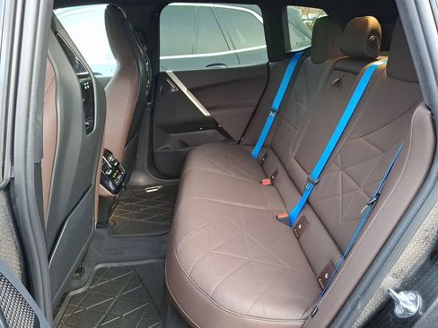 Used 2022 BMW iX xDrive50 w/ Premium Package image 7