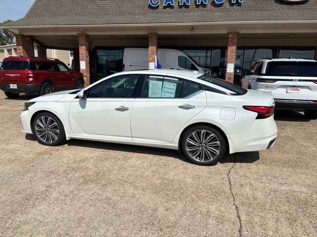 Used 2023 Nissan Altima 2.5 SL FWD image 3