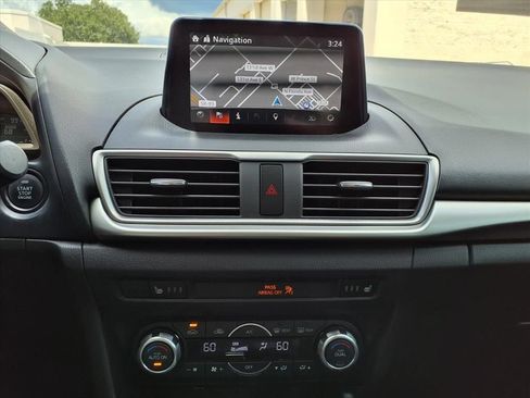 Used 2018 MAZDA MAZDA3 Touring FWD image 16