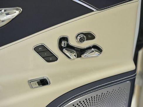 Used 2024 Bentley Flying Spur V8 AWD/4WD image 34