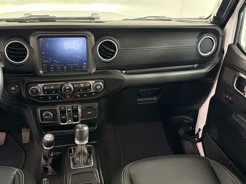 Used 2021 Jeep Wrangler Unlimited Sahara AWD/4WD image 28