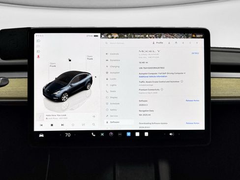 Used 2024 Tesla Model Y Long Range AWD/4WD image 10