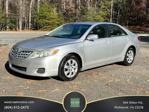 Used 2011 Toyota Camry image 1