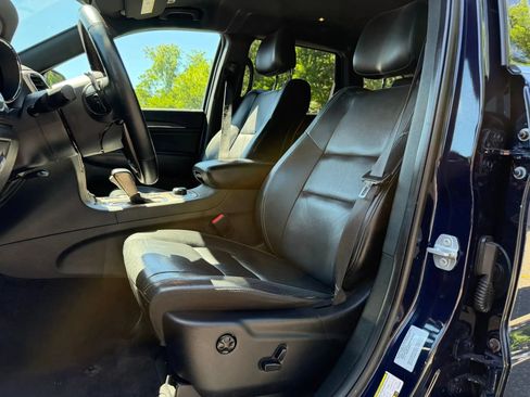 Used 2017 Jeep Grand Cherokee Limited AWD/4WD image 12