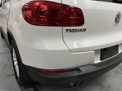 Used 2014 Volkswagen Tiguan S image 11