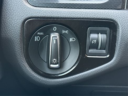 Used 2015 Volkswagen GTI S image 17