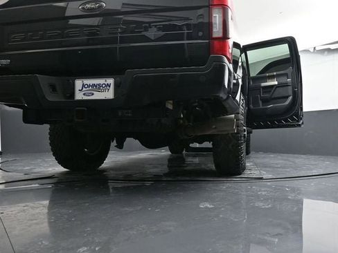 Used 2022 Ford F250 Lariat w/ Black Appearance Package image 35