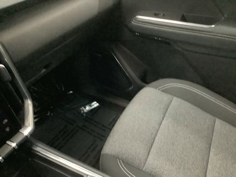 Used 2025 GMC Acadia Elevation image 24