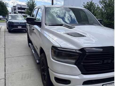 Used 2024 RAM 1500 Laramie AWD/4WD image 4