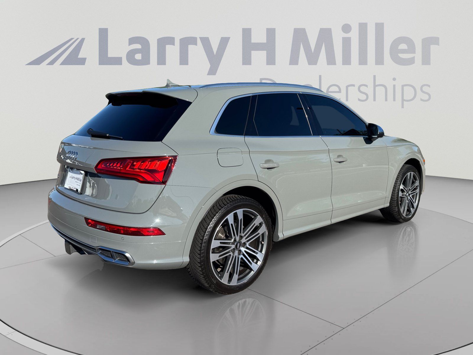 Used 2019 Audi SQ5 Premium Plus w/ Premium Plus Package AWD/4WD image 5