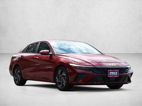 Used 2024 Hyundai Elantra Limited FWD image 3